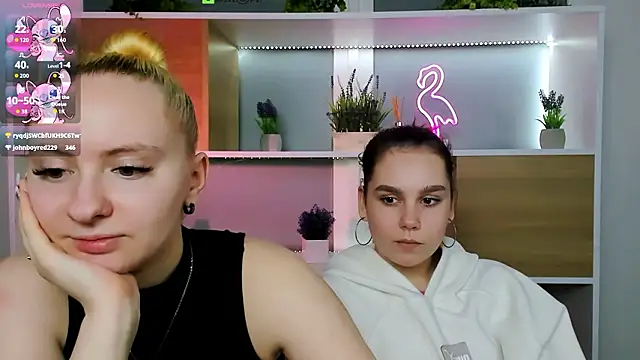 mila_glow1's Live XXX Chat