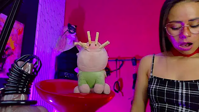 MistressSlut1 élő XXX-chatje