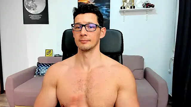 BrutusK08's Live XXX Chat