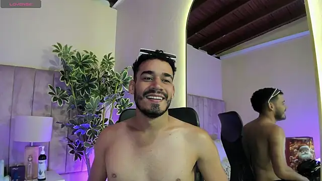 aries_unbound's Webcam Show