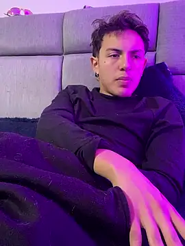 Онлайн чат XXX NaytonFreeman