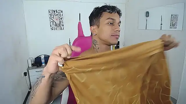 Leonard_Price Live XXX-chat