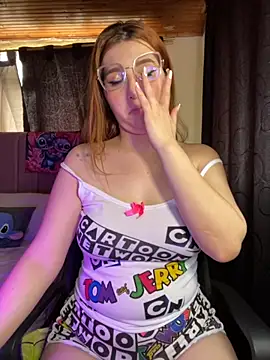 CoraVibes' Live XXX Chat