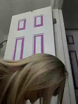 NikkiBlisss: онлайн-секс-чат