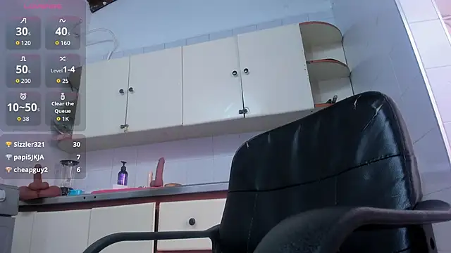 BustyGlow's Live XXX Chat