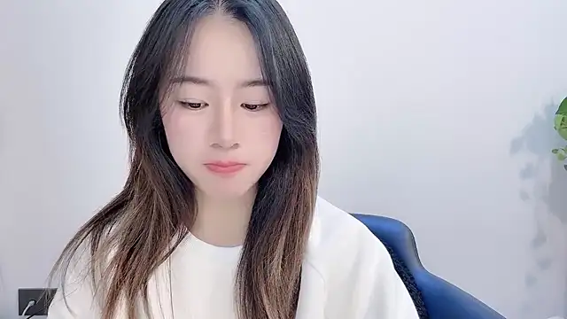 chloe-01's Live XXX Chat