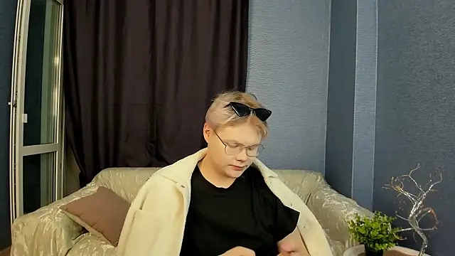 Brian_Mils ওয়েবক্যাম শো