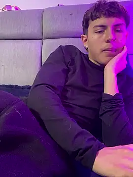 NaytonFreeman élő XXX-chatje