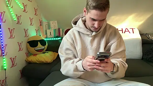 Chatroom XXX en direct de Cookieboy88