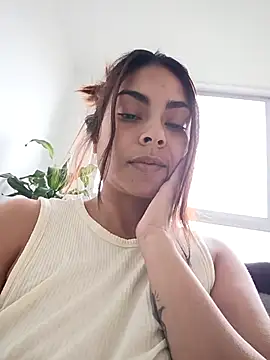 Ivanna2's Live XXX Chat