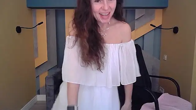 EllaLong's Live XXX Chat