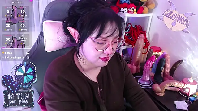 Онлайн чат XXX LiloMoon69