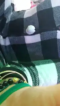 gurlnips' Webcam Show