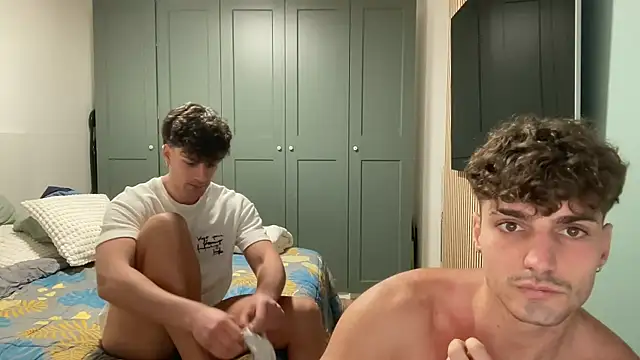 Chat XXX en directo de italianboy092