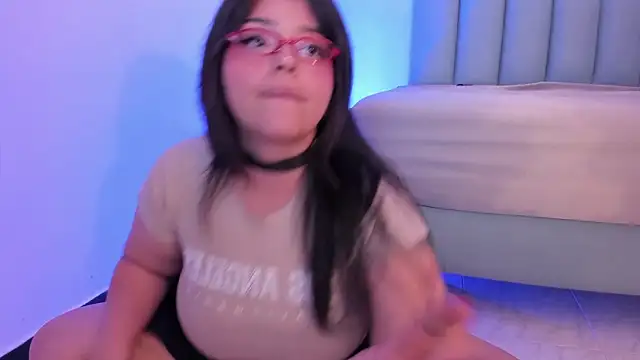 curvy_rousi live XXX chat