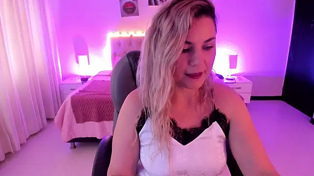 Chat +18 de Violeta_Hotter ao vivo