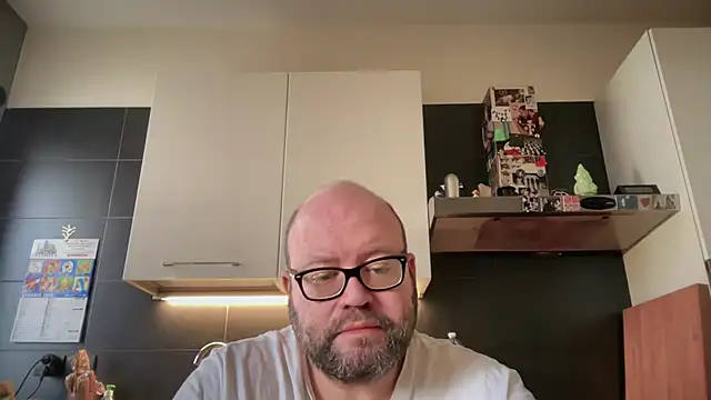 theitalianbear's Live XXX Chat