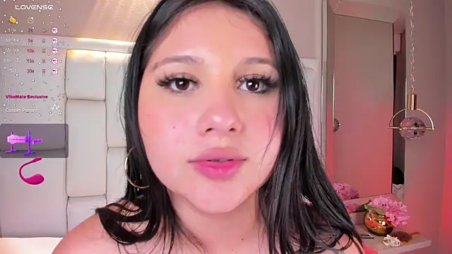 AvyMilton's Live XXX Chat