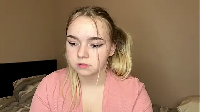 ZaraCreedon's Live XXX Chat