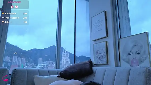 Ivanna_WestのライブXXXチャット