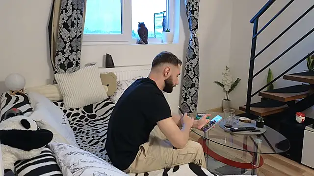 RyanStorm_ élő XXX-chatje