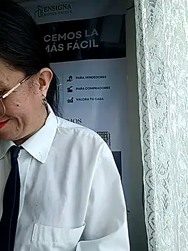 Valentina--1n Live XXX chat