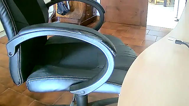 tobikoyuzu's Live XXX Chat