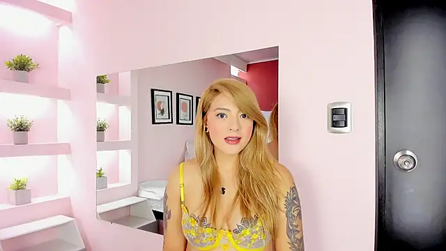 SilvyLaiton's Live XXX Chat