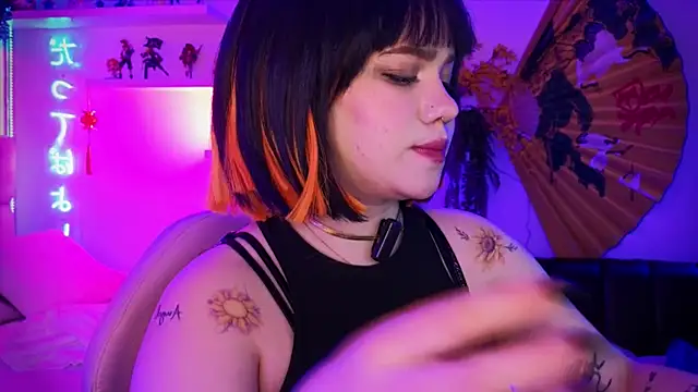 albaismynameX 现场XXX聊天