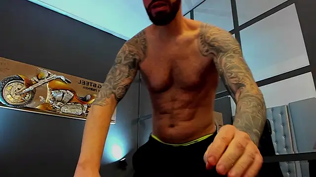 AronGrant's Live XXX Chat