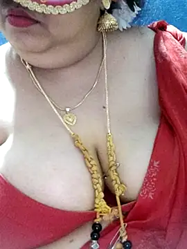 tamilthanushri Chat XXX in diretta