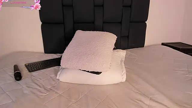 Онлайн чат XXX Khenta_Michells