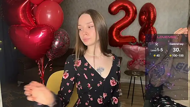 lekfull-kitten 现场XXX聊天