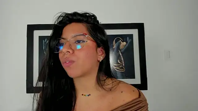 emilyy_cooperr's Live XXX Chat