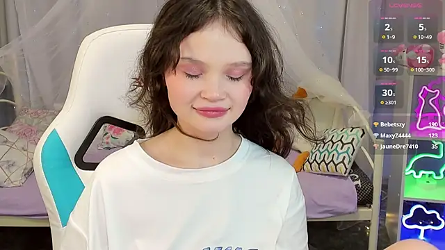 EmilyChaves 现场XXX聊天