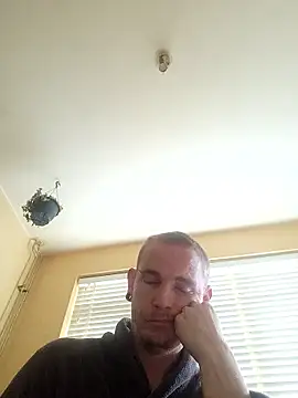 piercingpik's Live XXX Chat