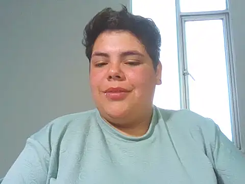 Chatroom XXX en direct de Hailey_Curvy