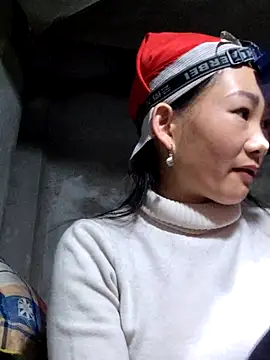 gio-thu's Webcam Show