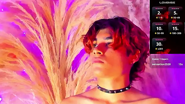 Leo_Glow webkamerás műsora