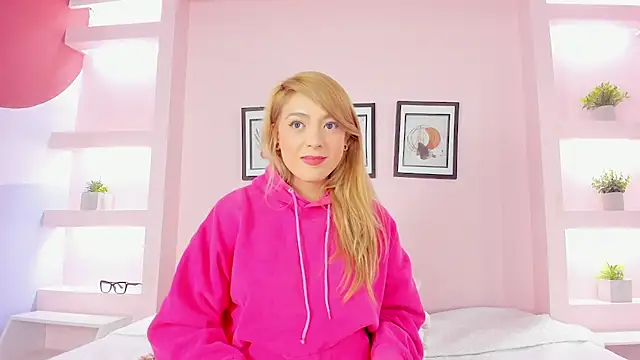 SilvyLaiton's Live XXX Chat