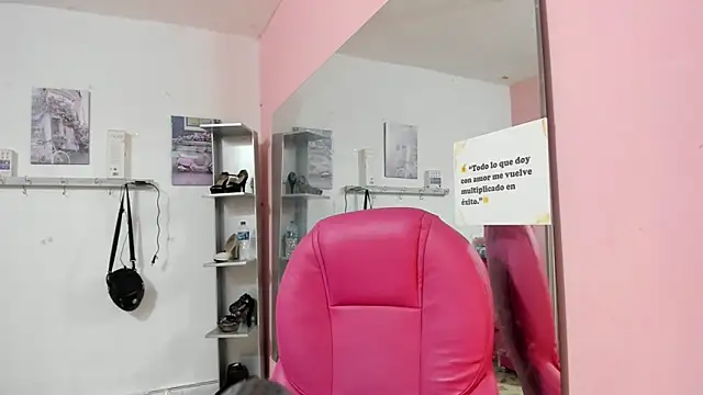 XXX chat uživo modela CAMILA--REY