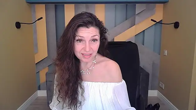 EllaLong's Live XXX Chat