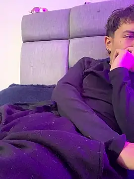 NaytonFreeman's Live XXX Chat