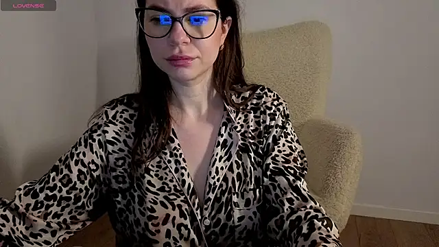 Jullyenn3 Live XXX-Chat