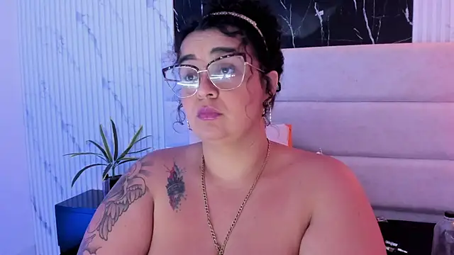 XXX chat uživo modela Reginavegaa