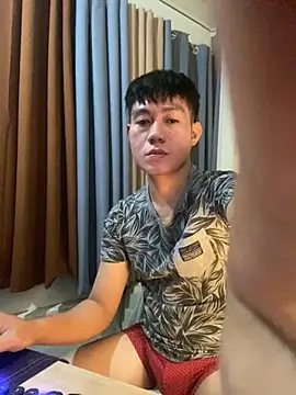 xshyboyx élő XXX-chatje