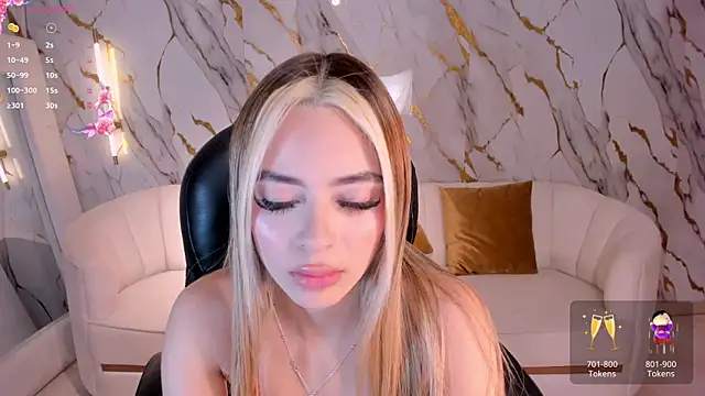 JuanitaClay élő XXX-chatje