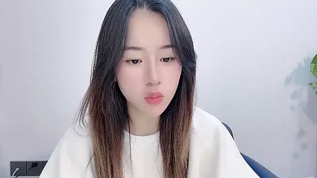 chloe-01's Live XXX Chat