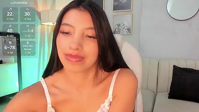 Tiffany_Low élő XXX-chatje