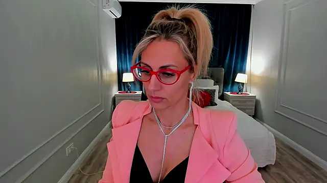 MuseOfStage élő XXX-chatje